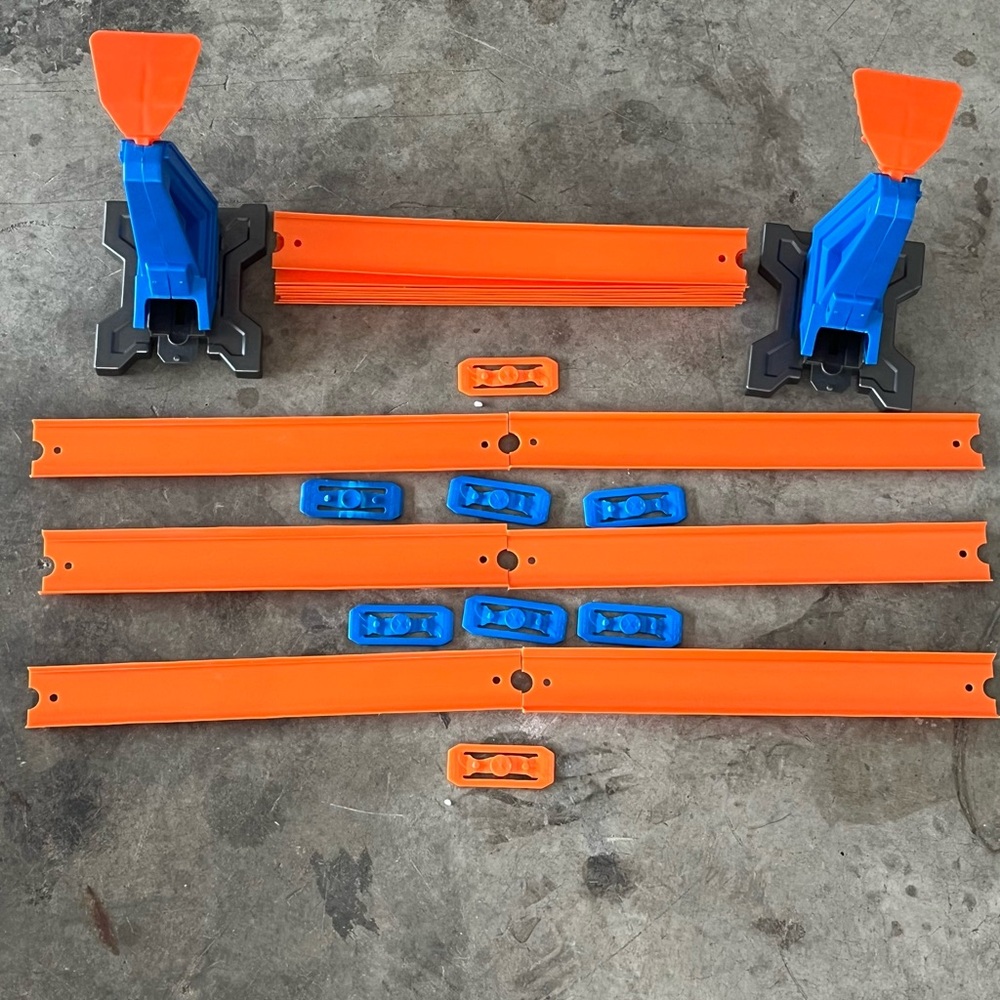 Hot Wheels Orange and Blue Track Builder Set Launchers Tracks & Connectors